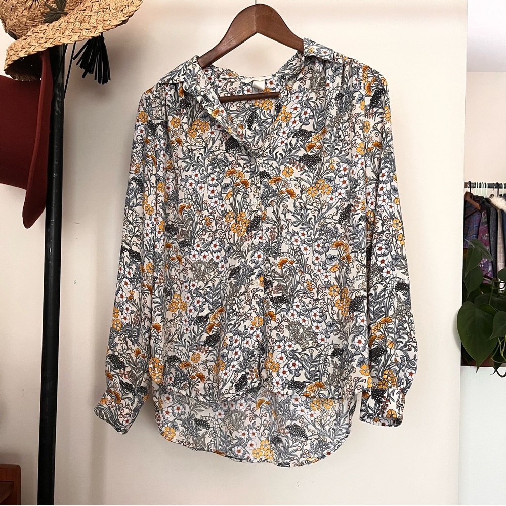 H&M flowy floral top • Size M